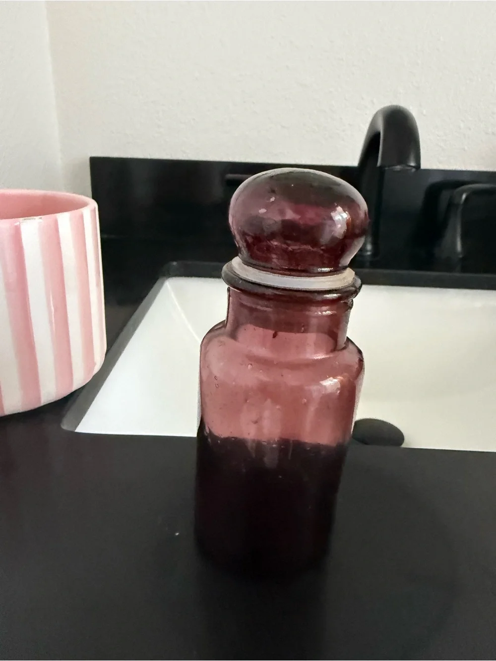 Pink Glass Apothecary Jar with Stopper - Unbranded